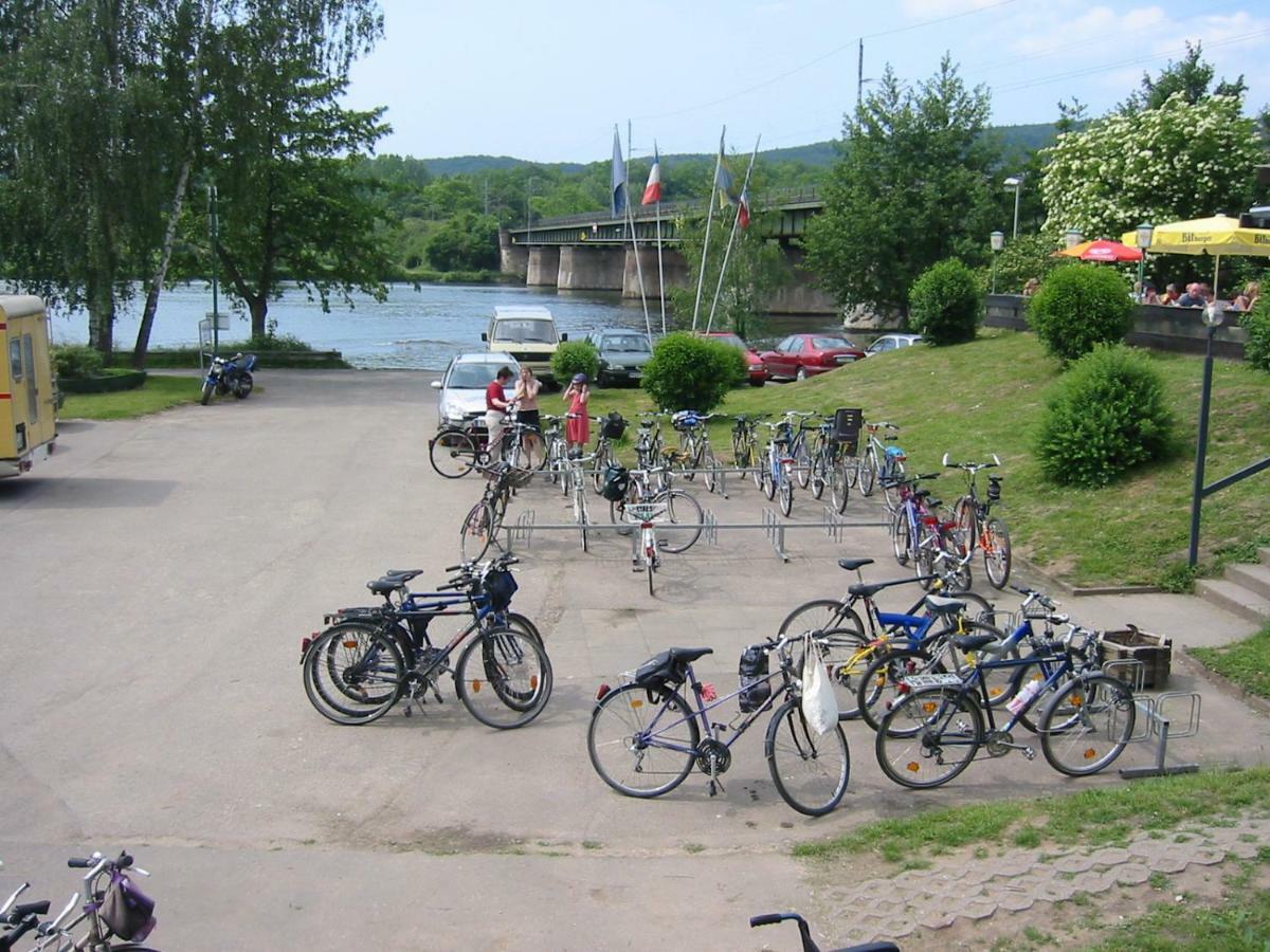Gaestezimmer Auf Dem Campingplatz Konz Exteriör bild