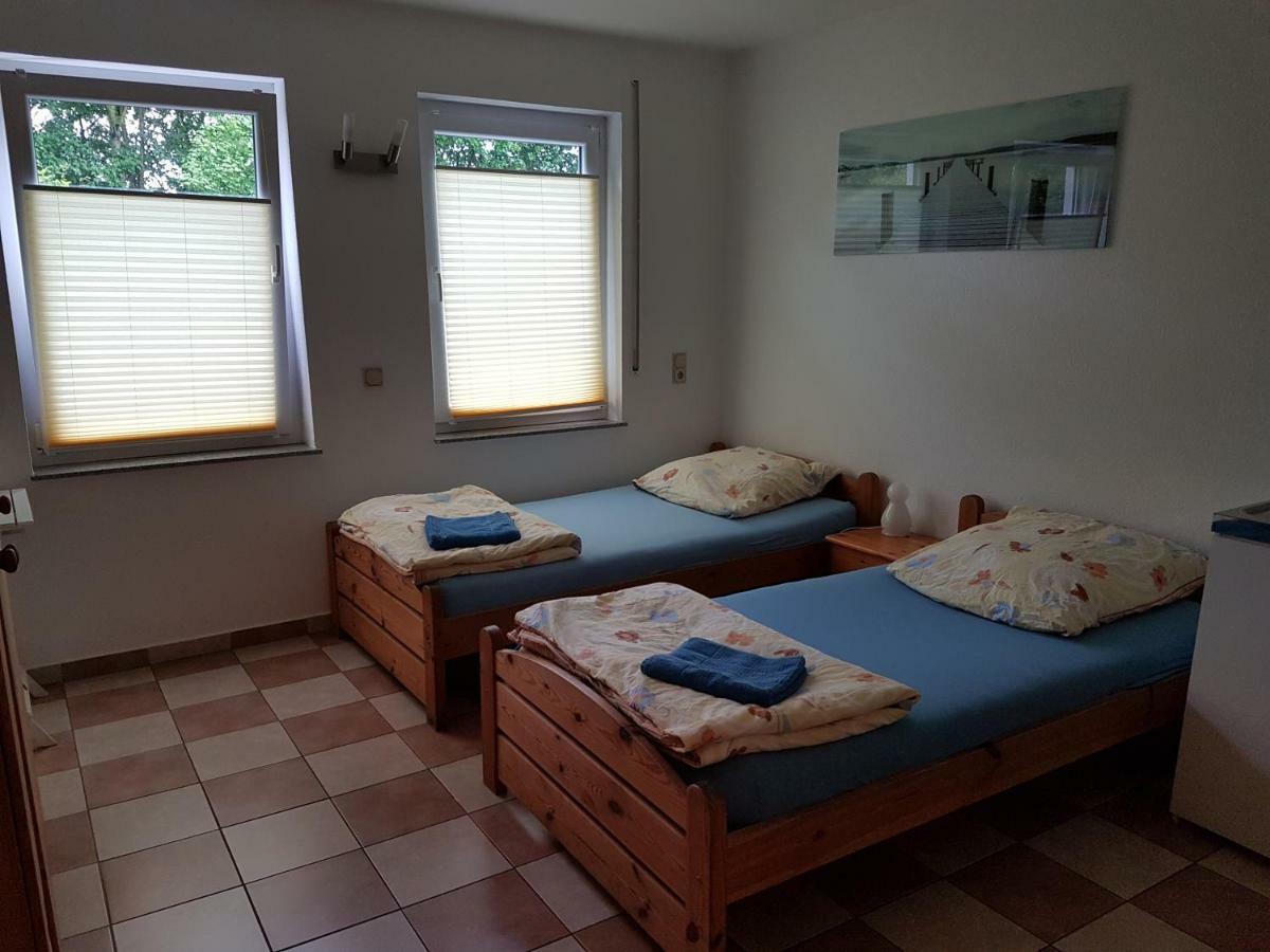 Gaestezimmer Auf Dem Campingplatz Konz Exteriör bild